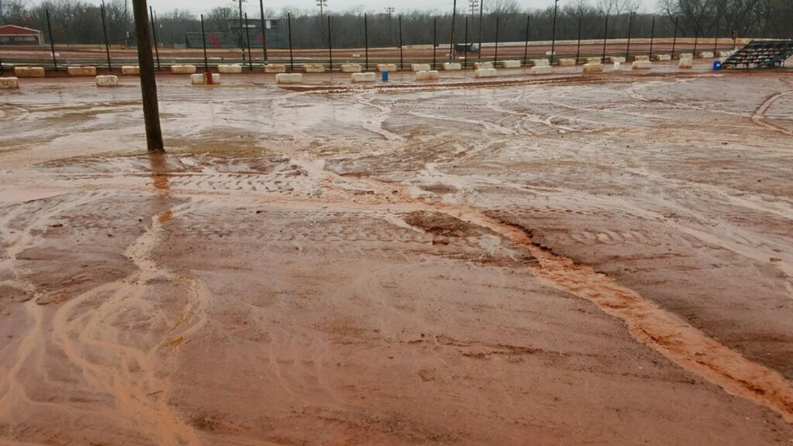 Mother Nature Rakes Havoc on the Lucas Oil NOW600 Season Opener Again