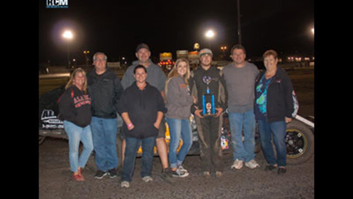Troy Foulger Snags Main Event and IMCA Championship at Fall Nationals