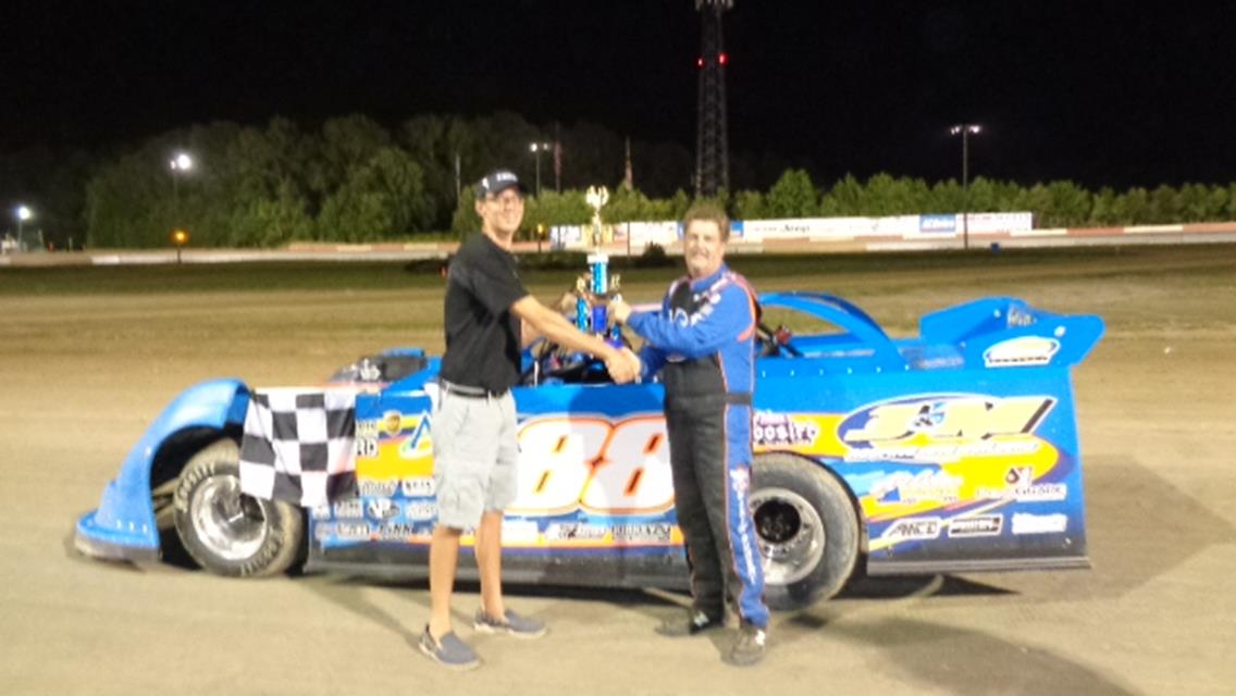 RICKY ELLIOTT BACK ON TOP IN S.R. PETE &amp; SON SUPER LATES