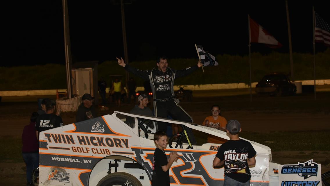VIGNERI STEALS THE SHOW IN THRILLING LAST-LAP PASS