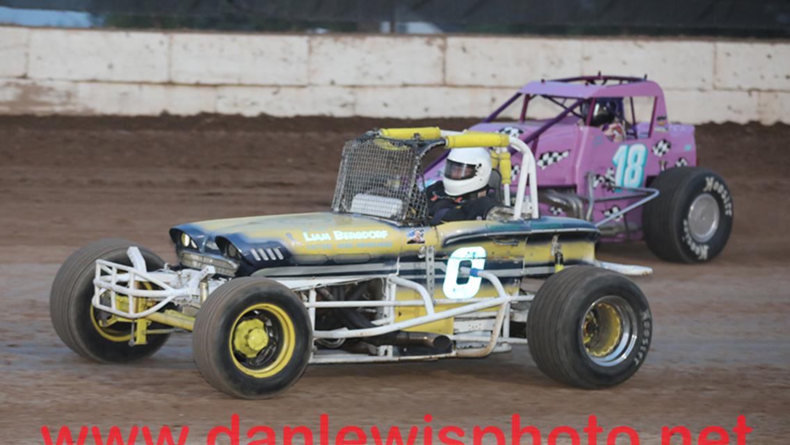 WOODS SWEEPS OUTAGAMIE MODS, MROCZKOWSKI, DIEFENTHALER, SCHMIDT &amp; BOOTH ALSO FEATURE WINNERS