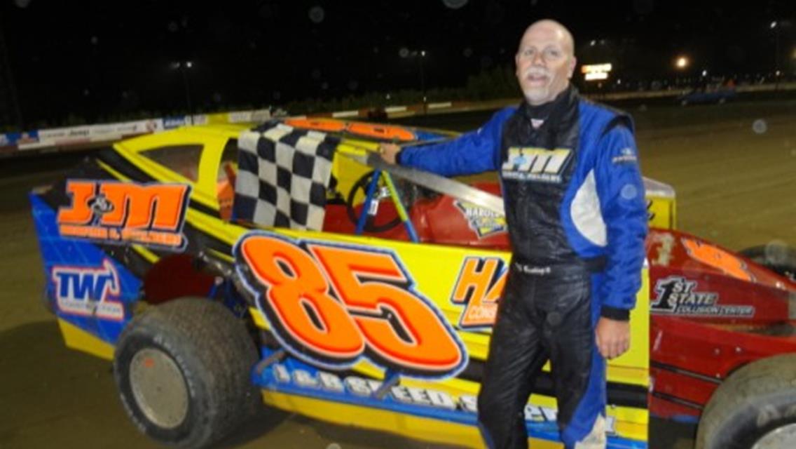 BUNTING DRIVES TO THIRD WIN IN BIG BLOCK MODIFIEDS