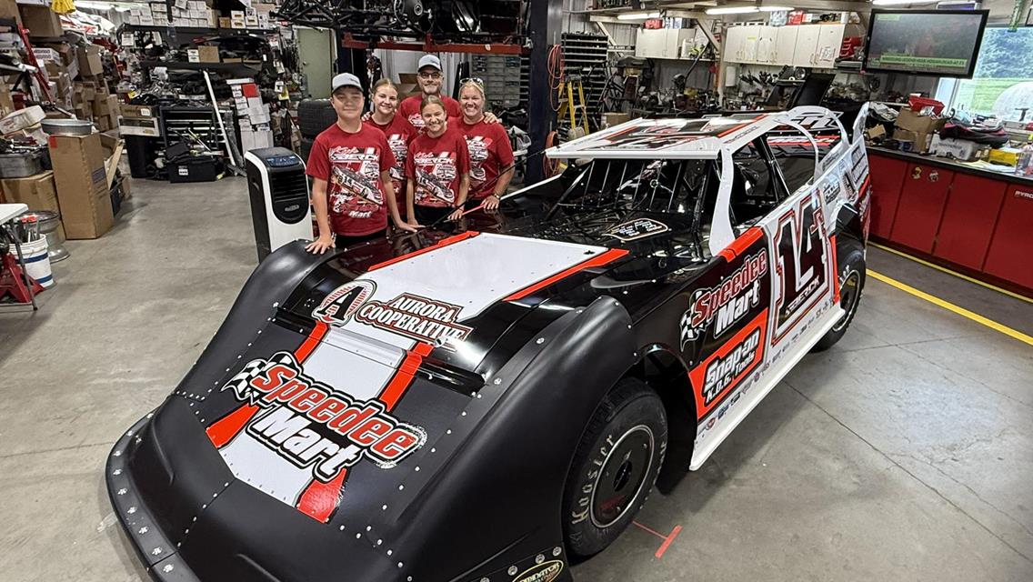 Kyle revealing a brand new Lazer Chassis Late Model.