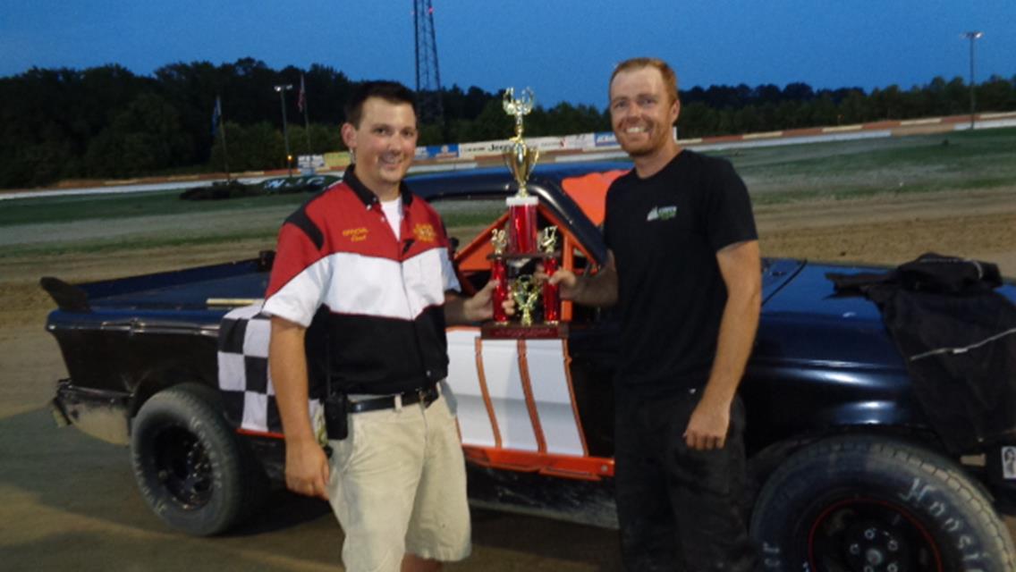 ROBERT SMITH OUT RUNS FAMILY FOR SUPER TRUCK WIN