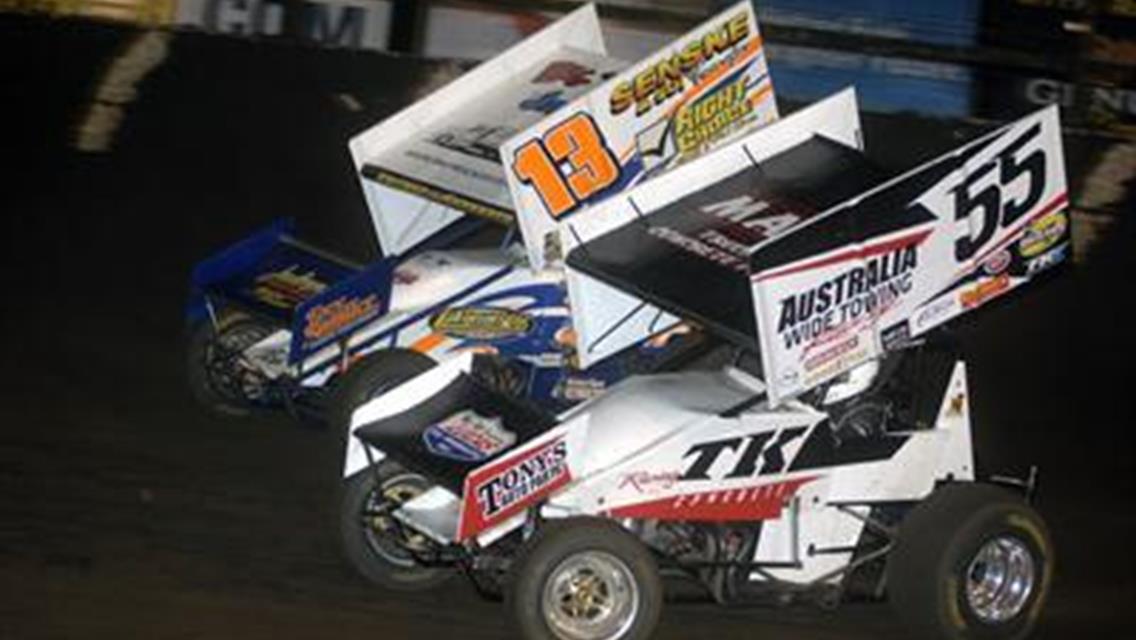 Mark passing Ian Madsen for the eventual win at the WoO race at Huset&#39;s in 2012.