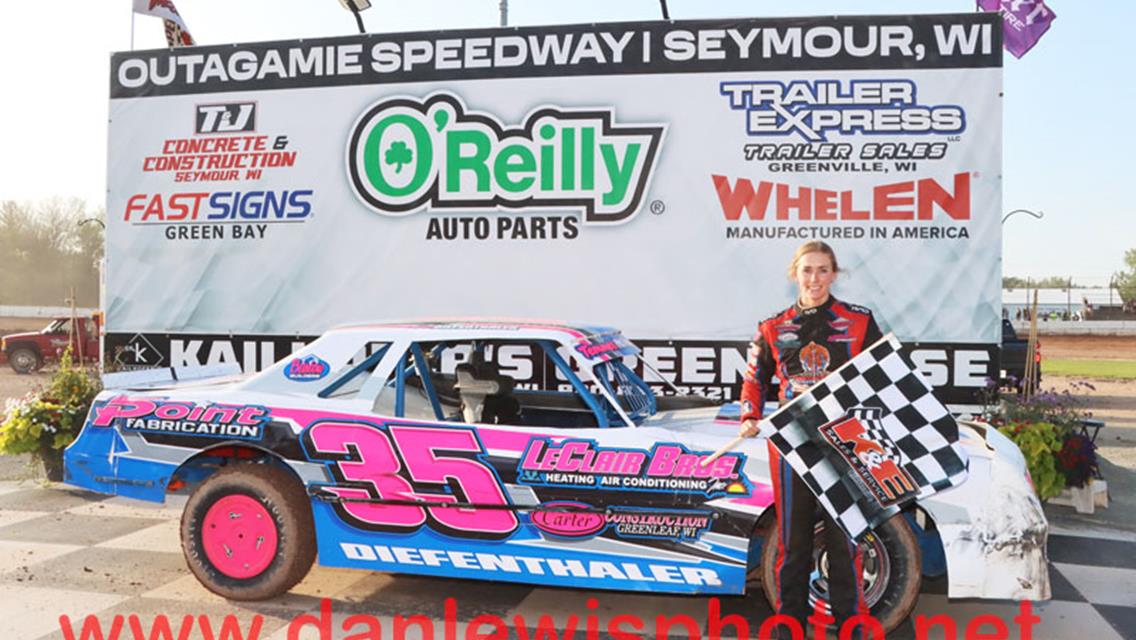 MIKE MULLEN FLIES TO OUTAGAMIE LATE MODEL WIN