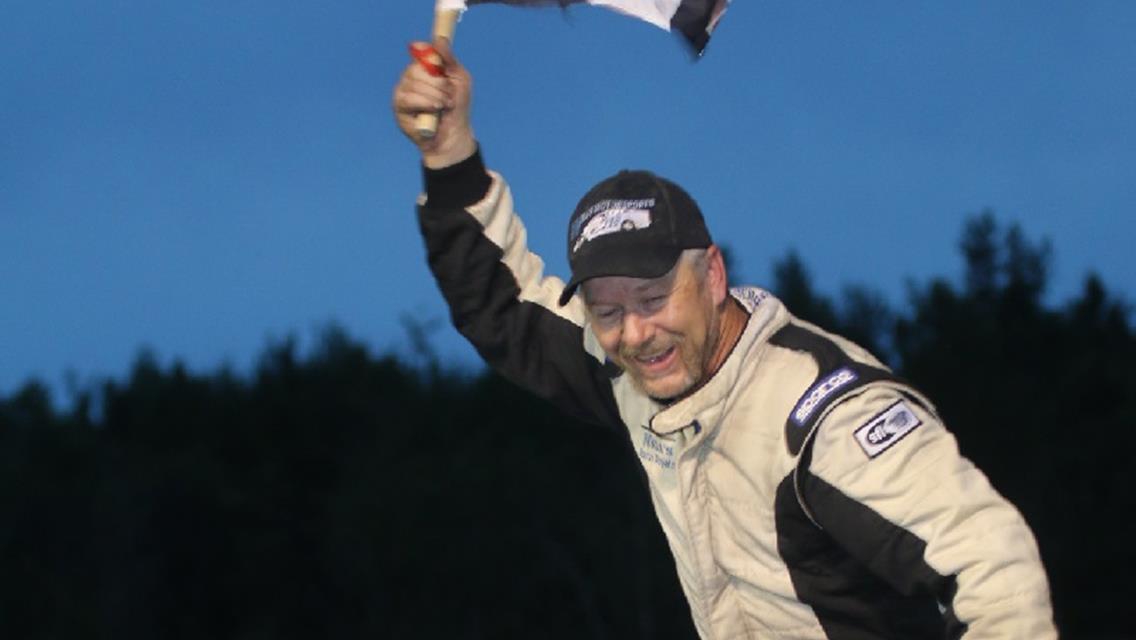 Wells, LaFountain Extend Airborne Modified New Winner Streak to Seven