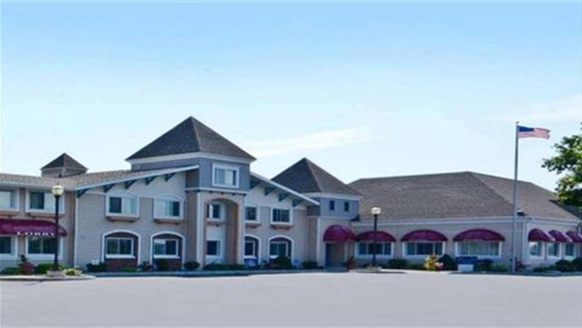 Attention Racers: Stankowicz Racing and Magnuson Grand Pioneer Inn &amp; Suites have a deal for you