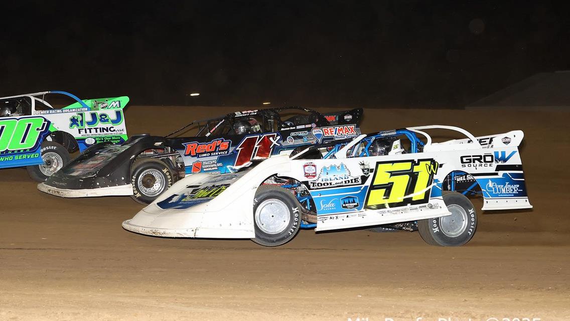 Independence Motor Speedway (Independence, IA) – Malvern Bank East Series – May 10th, 2025. (Mike Ruefer photo)