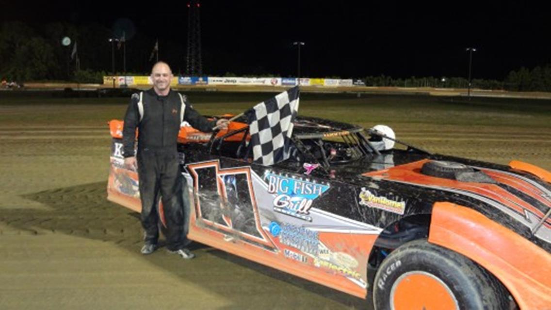 JOE WARREN GETS SECOND WIN IN CRATE MODELS