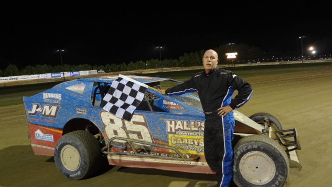 H.J. BUNTING SWEEPS TWIN 20â€™S IN DELAWARE BIG BLOCK MODIFIEDS