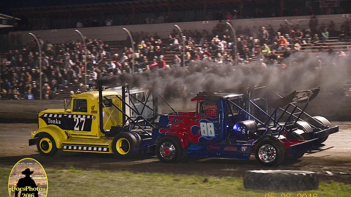 Casebolt best big rig racers, Langan handles Street Stocks!