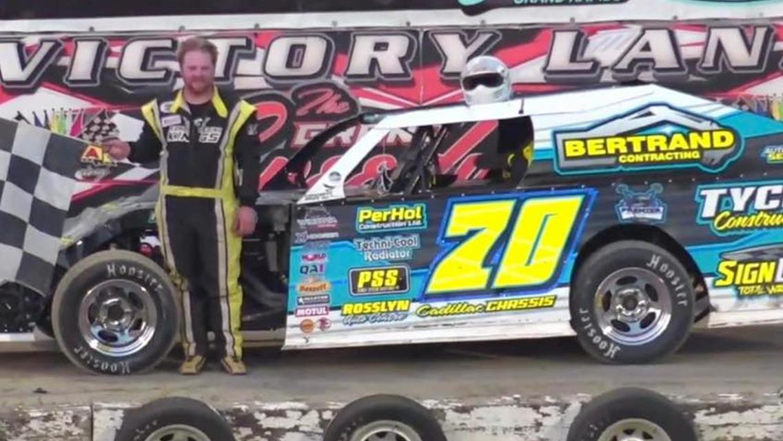 Simpson Goes Back-To-Back in Latest Wissota Races