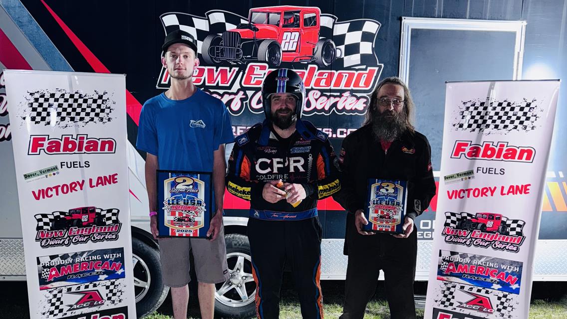 Harwood Wins Construction Site Machinery 25 at Lee USA Speedway!