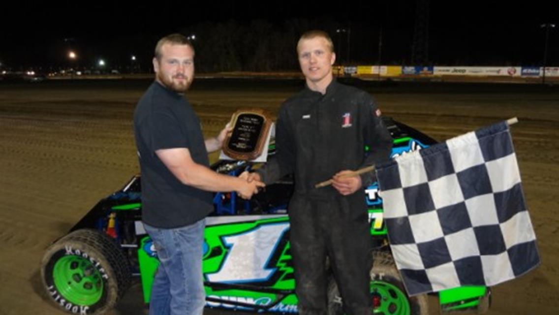 JAMES HILL SCORES FIRST WIN OF SEASON IN MOD LITES