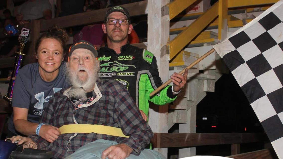 The Inaugural SWARM sees 19 Hornet entries, Dustin King Dominates, Hall family wins 2 divisions and shares a Family moment with their patriarch--