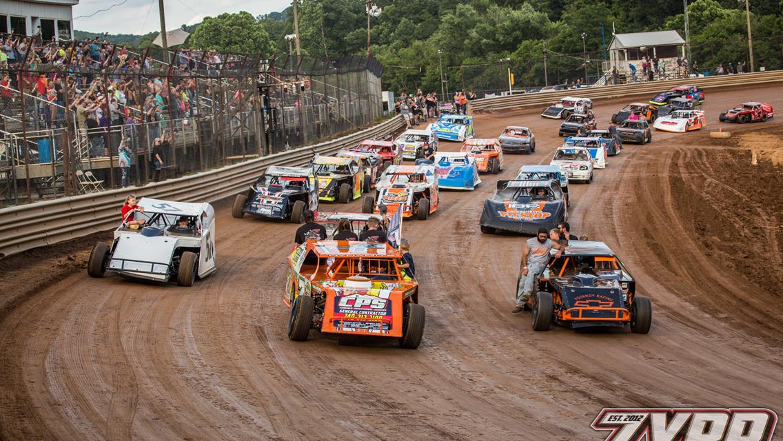 America&#39;s Baddest Bullring Celebrates the 4th of July with Patriot 200