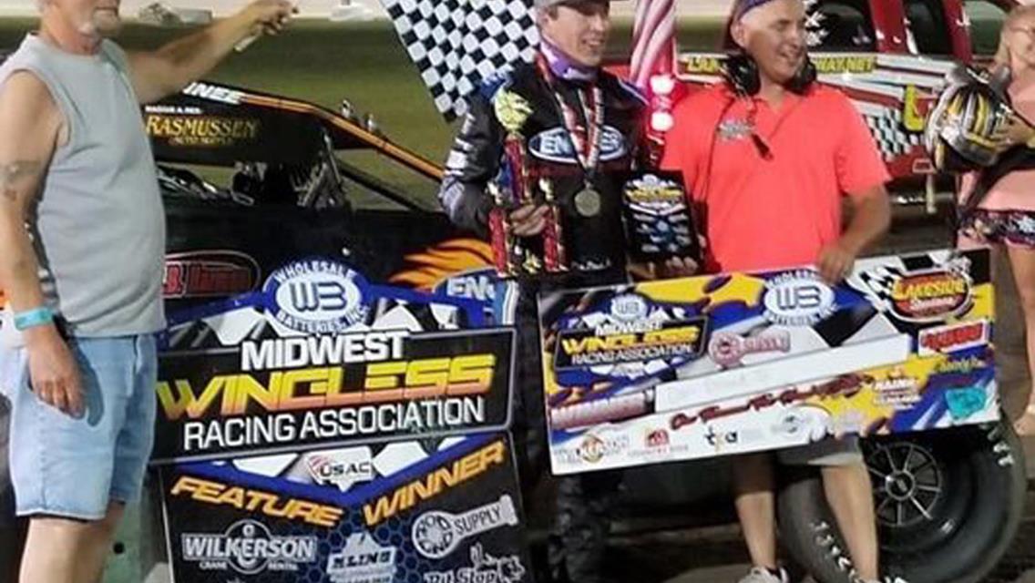 Droud wins Midwest Wingless main at Lakeside Speedway