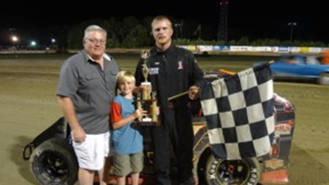 JAMES HILL DOMINATES MOD LITE FIELD FOR 9TH WIN