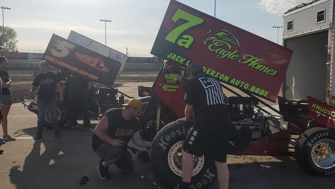 Turning laps at Knoxville Raceway