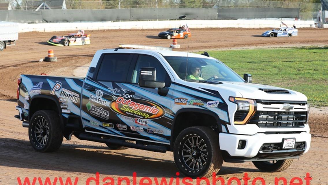 SCHEFFLER SAILS TO CAUTION FREE, OUTAGAMIE OPENER LATE MODEL WIN