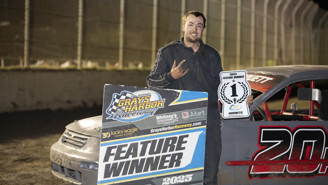 Blood wins Modified Nationals Tune Up, on an Exciting night at Grays Harbor Raceway