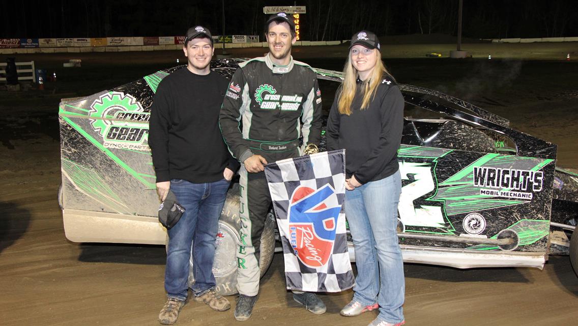 Jason Gray Tops in the Sportsman Modifieds, Jason Horniak Rolls to Victory in the Sportsman Coupes
