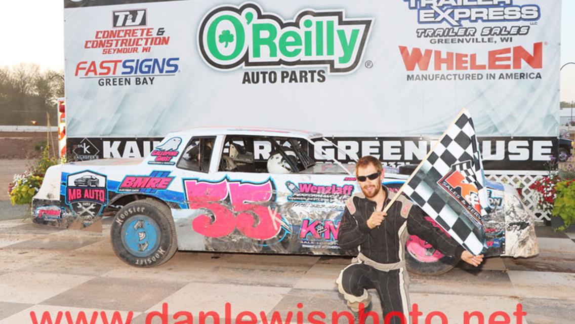 MIKE MULLEN FLIES TO OUTAGAMIE LATE MODEL WIN