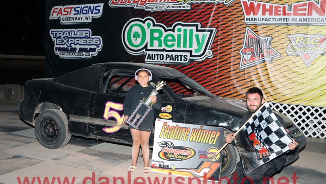 Rookie Cole Czarneski races to his first IMCA Modified win