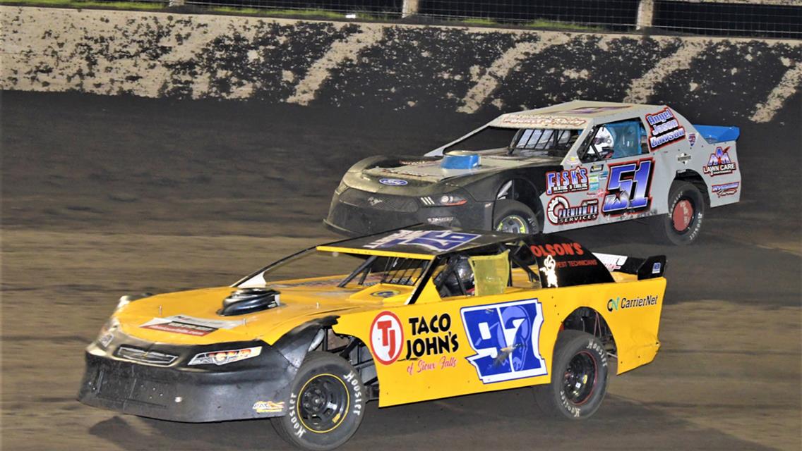 Close Points Battles Highlight Action at Huset’s Speedway Entering Nordstrom’s Automotive Night This Sunday