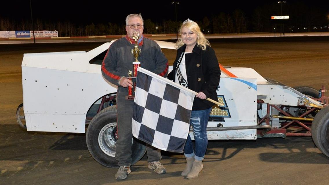 CHARLIE MOORE GRABS VINTAGE SPORTSMAN WIN ON LAST TURN, BRASURE GRABS SPORTSMAN WIN