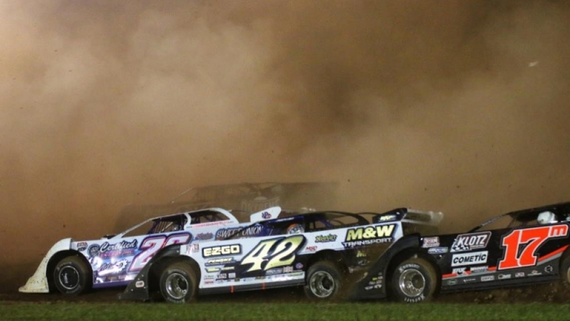Knight Attends Xtreme DIRTcar Series Finale at Modoc