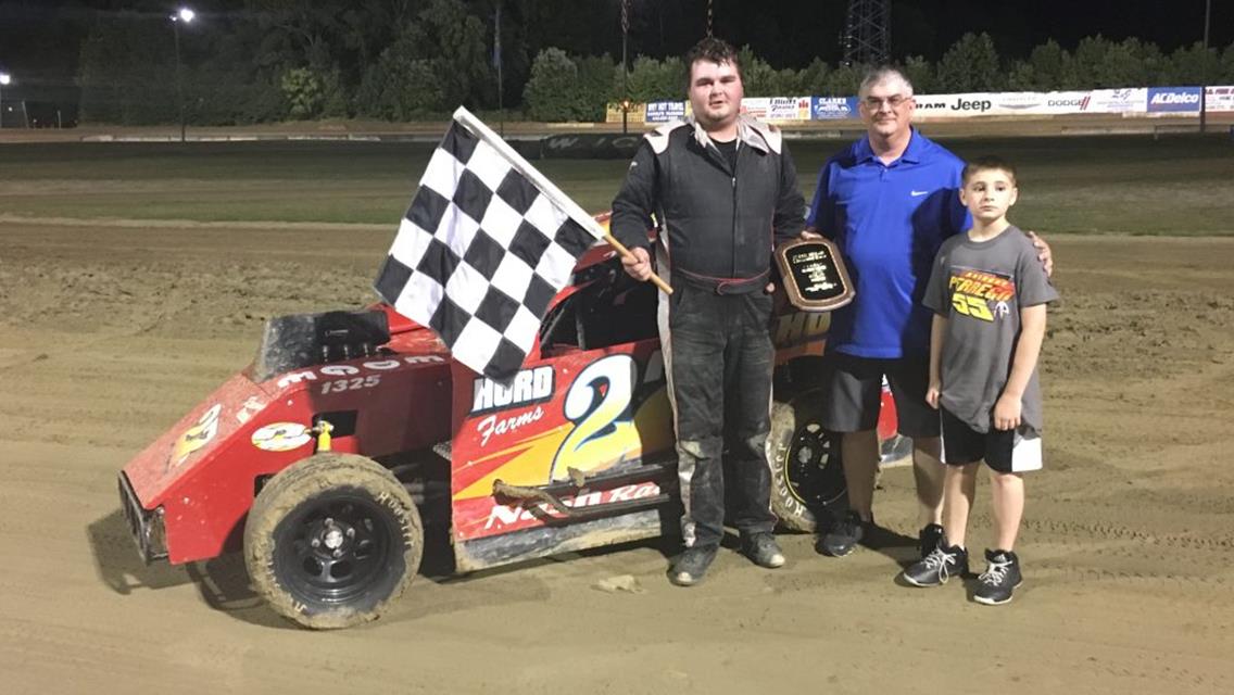 NICK NASH FINALLY BREAKS THROUGH AND GRABS HIS FIRST CAREER WIN IN MOD LITES AT DIS