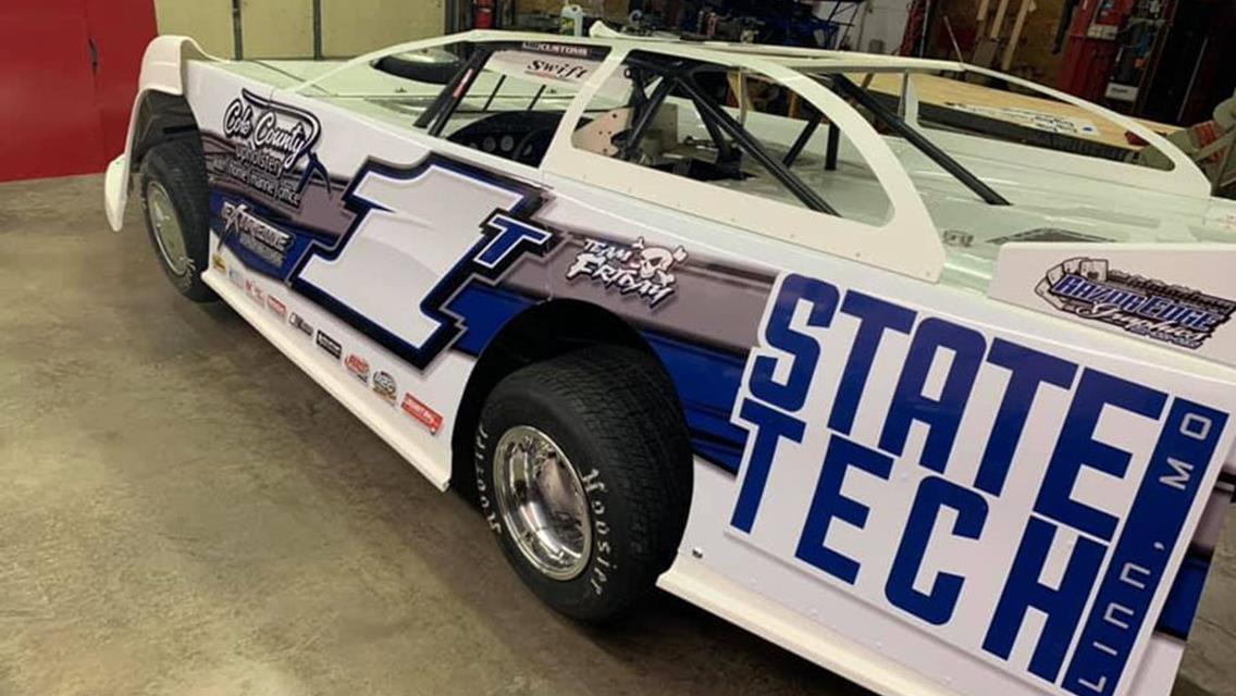 Lucas Oil Speedway booth at Man Show Expo to feature WR1 iRacing simulators, Late Model car