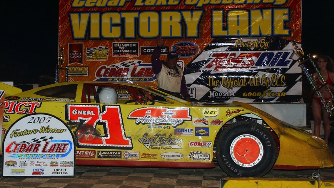 Don O&#39;Neal&#39;s First Visit to Cedar Lake in 14 Years Nets Lucas Oil Late Model Dirt Series Win