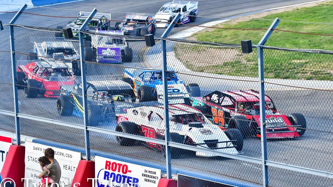 Fries, Strikwerda Split Wild NASCAR Modified Main Events