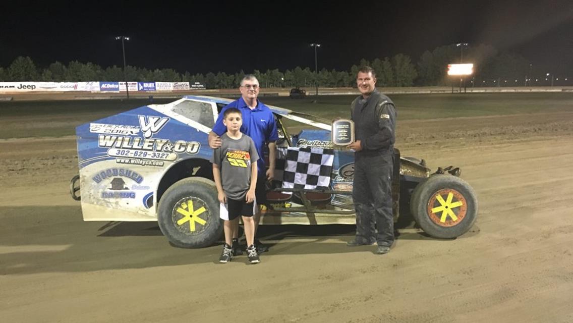 SOCKRITER WORKS THROUGH THE FIELD TO FIND VICTORY LANE IN AC DELCO&#39;S