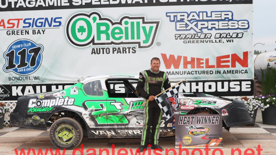 MIKE MULLEN DOUBLES UP ON OUTAGAMIE LATE MODEL, STOCK WINS