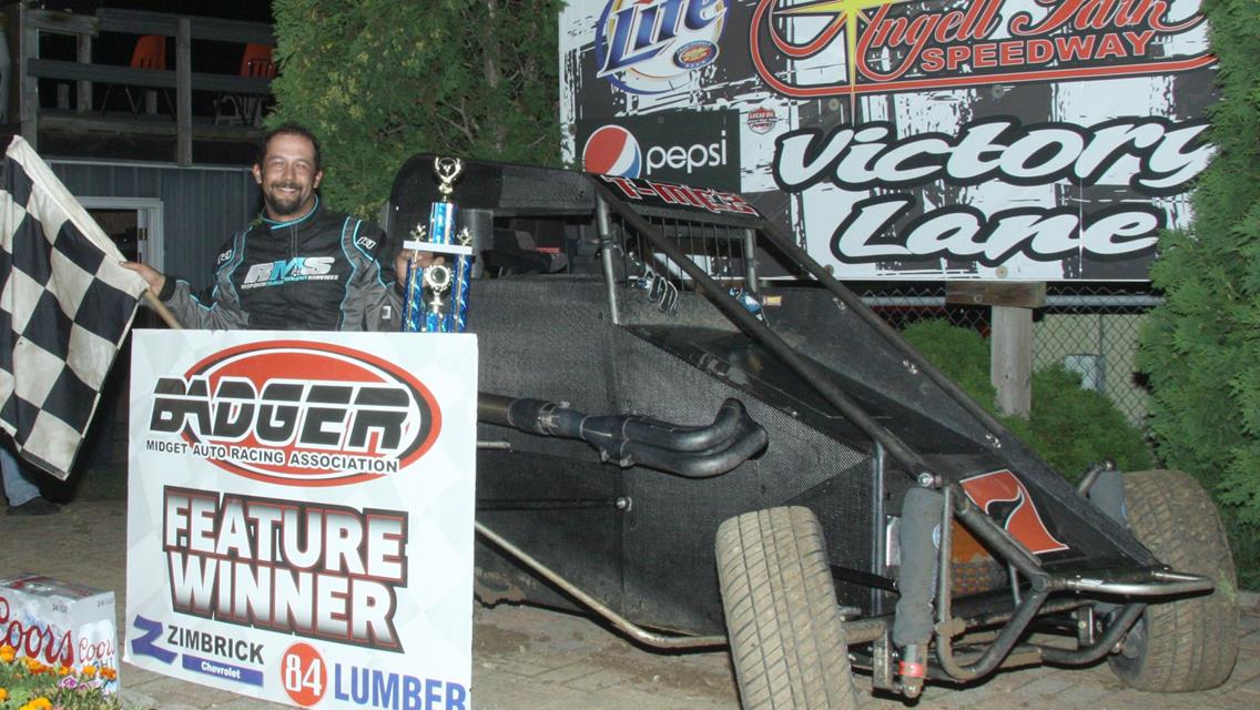 &quot;Meseraull clean sweeps Badger Midgets at Angell Park&quot;