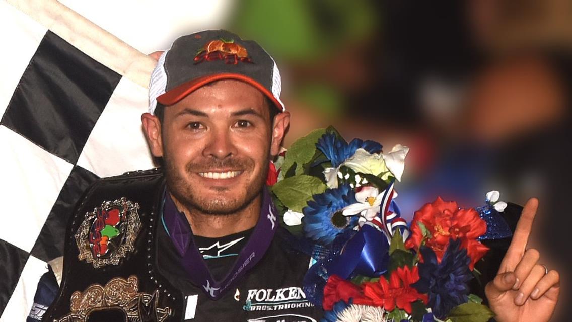 Kyle Larson Cashes $21,000 in Non-Stop Sage Fruit Front Row Challenge!