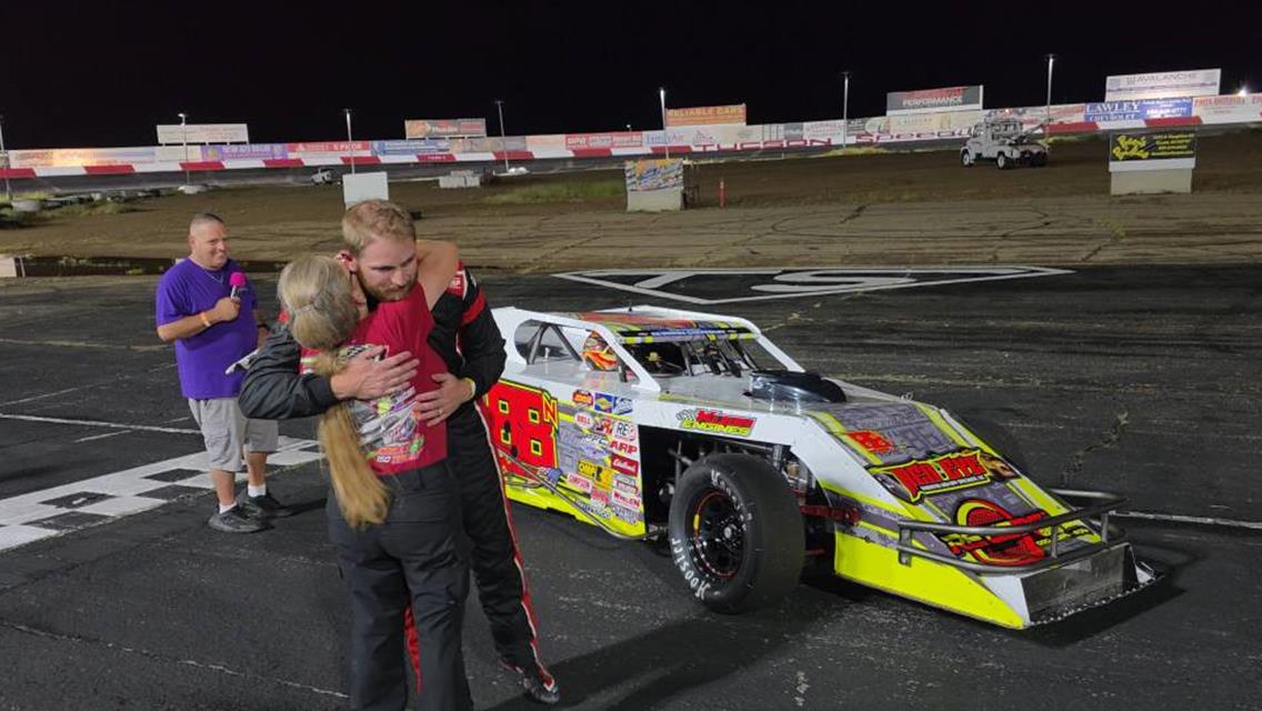 Nick grabs another victory at Tucson Speedway