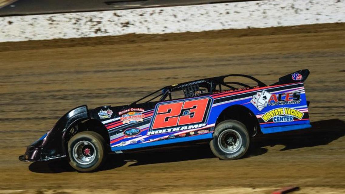 Holtkamp aims high as Lucas Oil Speedway season nears