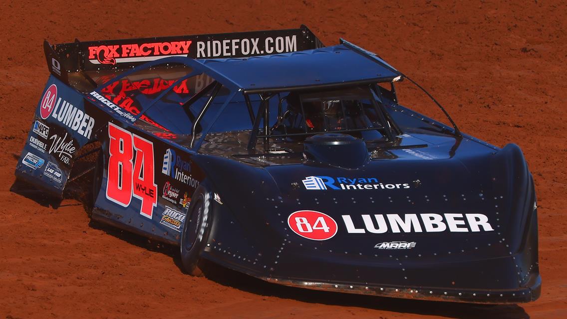 Wylie competes with Castrol Flo Racing Night in America event at Lernerville