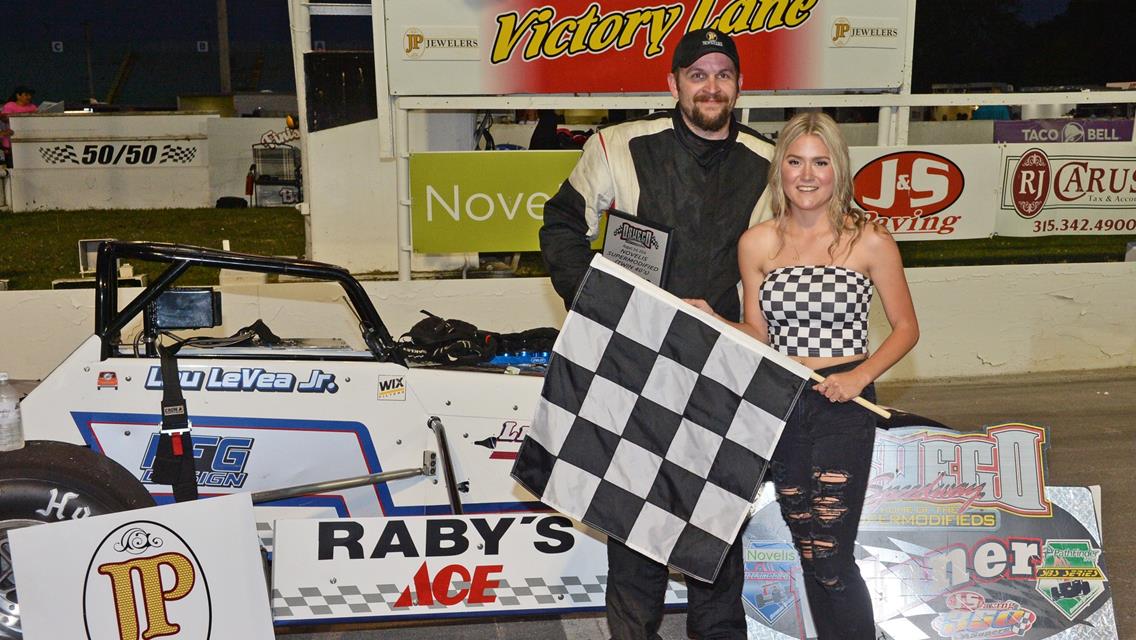 Lou LeVea Jr. Lands First-Ever Novelis Supermodified Win in Jewelers Retro Night Twin 40 #1