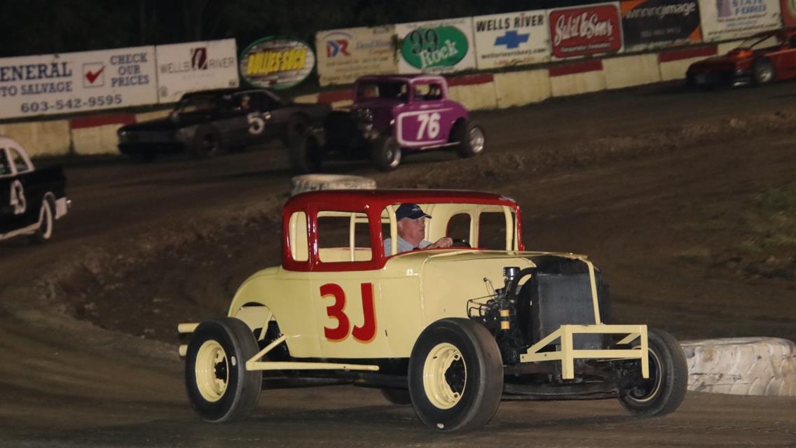 Strong showing of New England Antique Racers set stage for action packed night of racing. Three Hodges make the victory lane photo op in the DIRTcar W