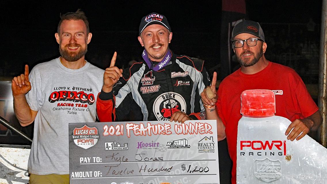 Jones drives the Trifecta Motorsports 7U back to POWRi West Victory Lane