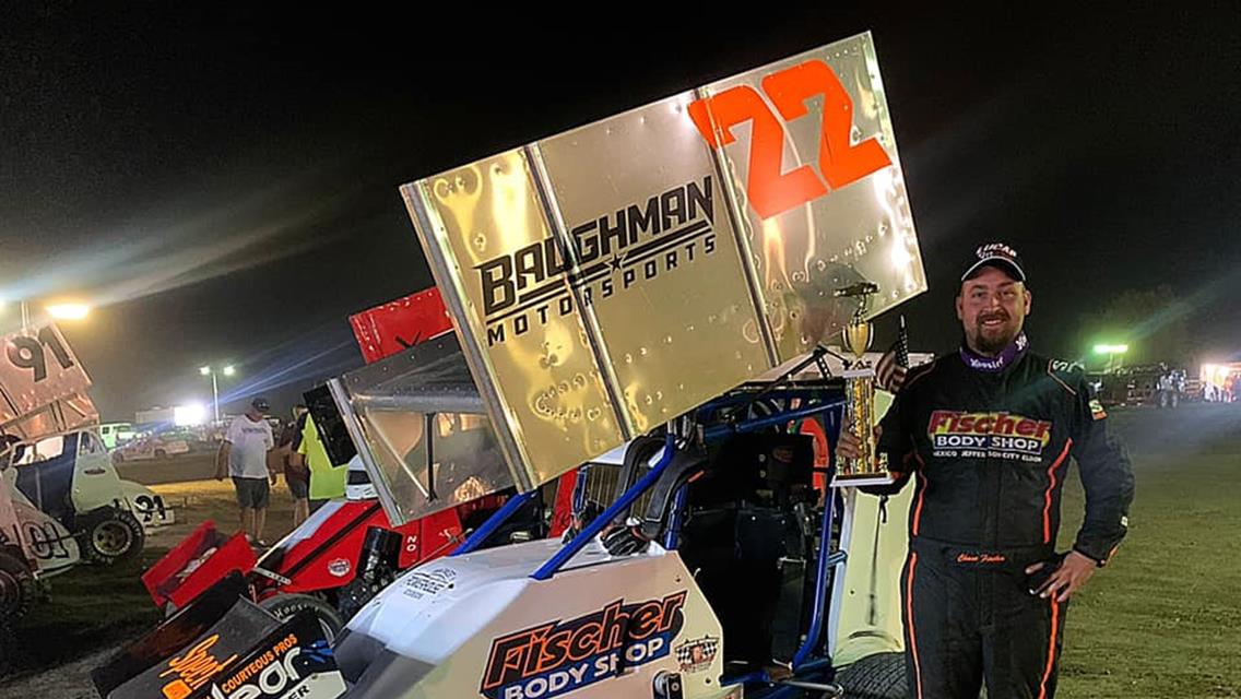 Chase Fischer Keeps Winning Momentum with POWRi Midwest Lightning Sprints