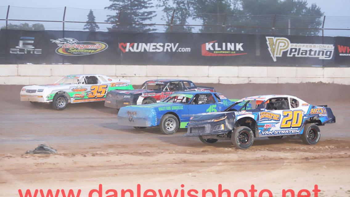 MIKE MULLEN FLIES TO OUTAGAMIE LATE MODEL WIN