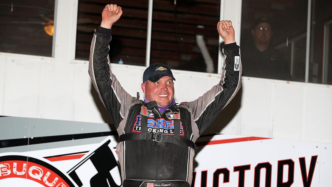 Chris Simpson triumphs at Dubuque Speedway