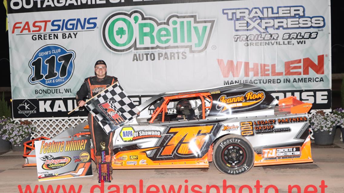 MIKE MULLEN DOUBLES UP ON OUTAGAMIE LATE MODEL, STOCK WINS